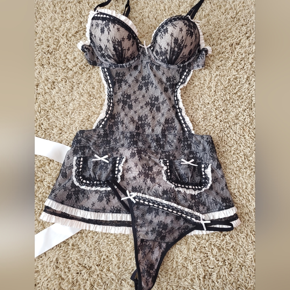 Victoria's Secret Black Lace Lingerie Set 34B/Small